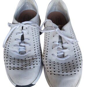 Clarks Womens White Leather Perforated Sneakers Size 8 With Laces